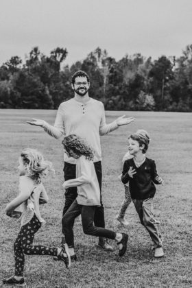 I Wondered How I’d Cope As A Single Dad Of Four – But Now I Couldn’t Be Happier - Seth Megow 25 280x420